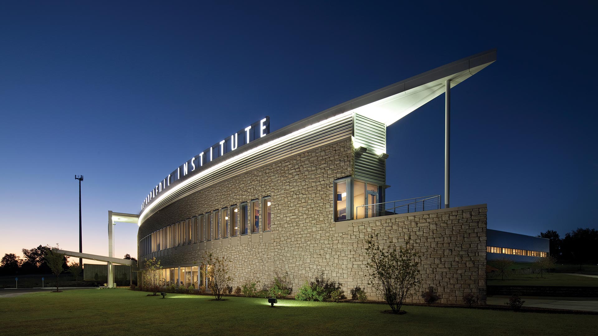 Orthopaedic Institute of Western Kentucky Exterior Night