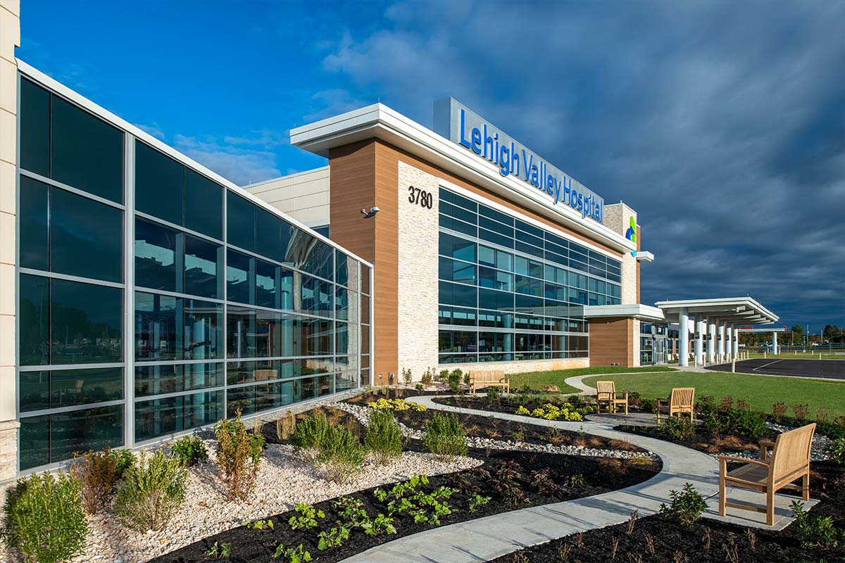 Lehigh Valley Health Network Hecktown Oaks Campus architectural exterior photo